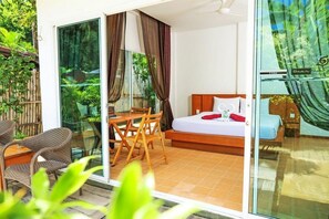 Luxe beddengoed, pillowtop-bedden, een minibar, een kluis op de kamer