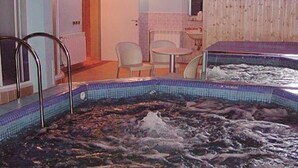 Indoor spa tub - Hotel Conte (Baska Voda)