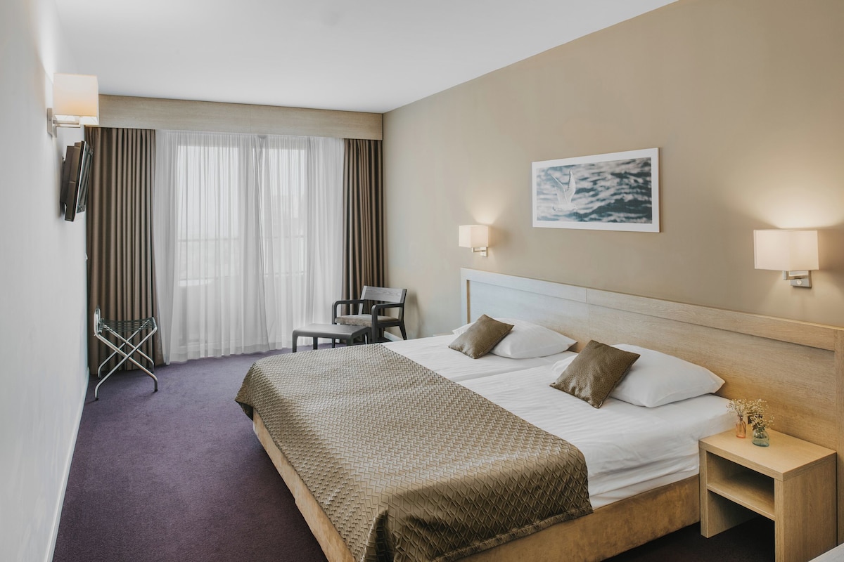 Minibar, in-room safe, desk, blackout drapes