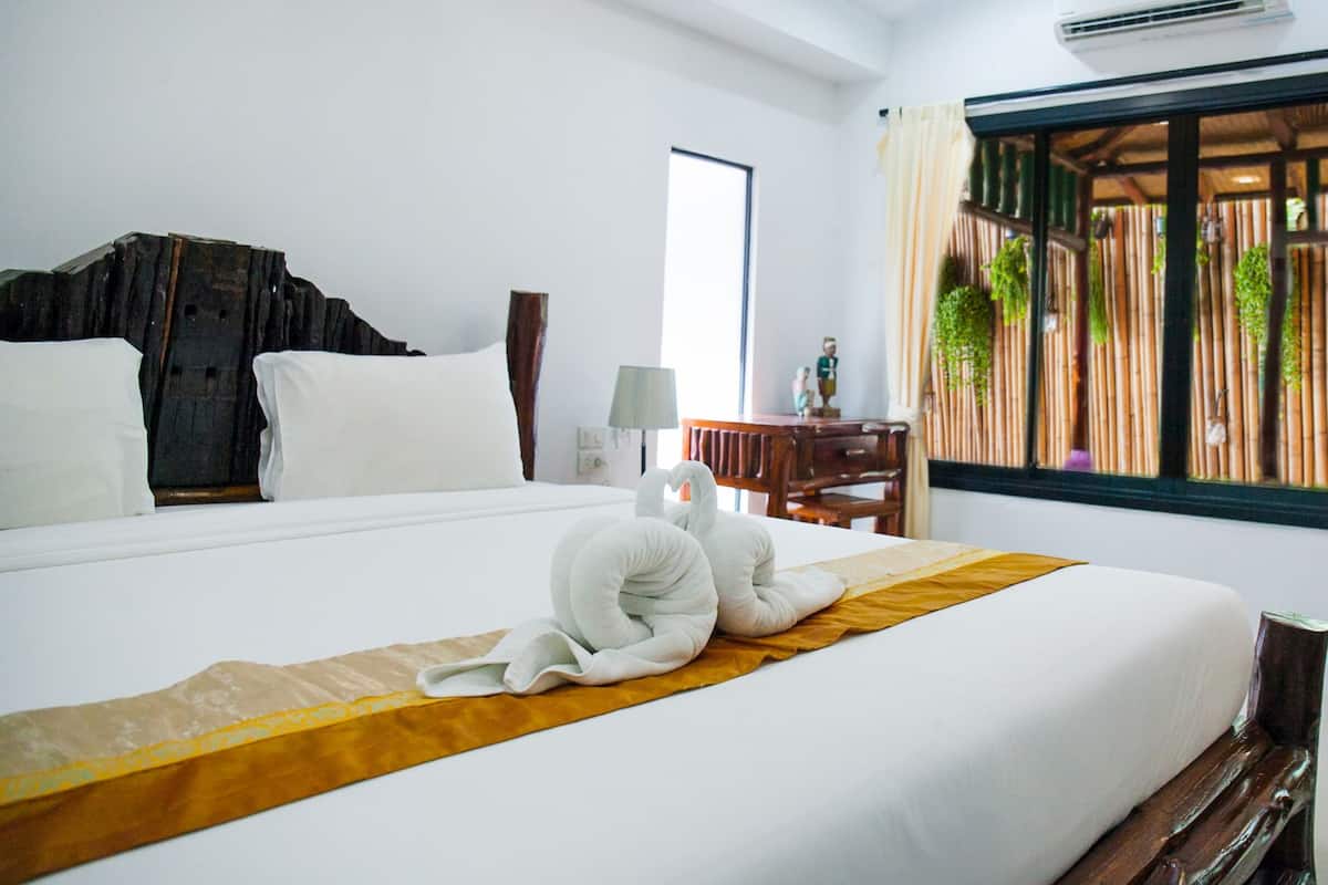 Bungalow | Minibar, in-room safe, free WiFi