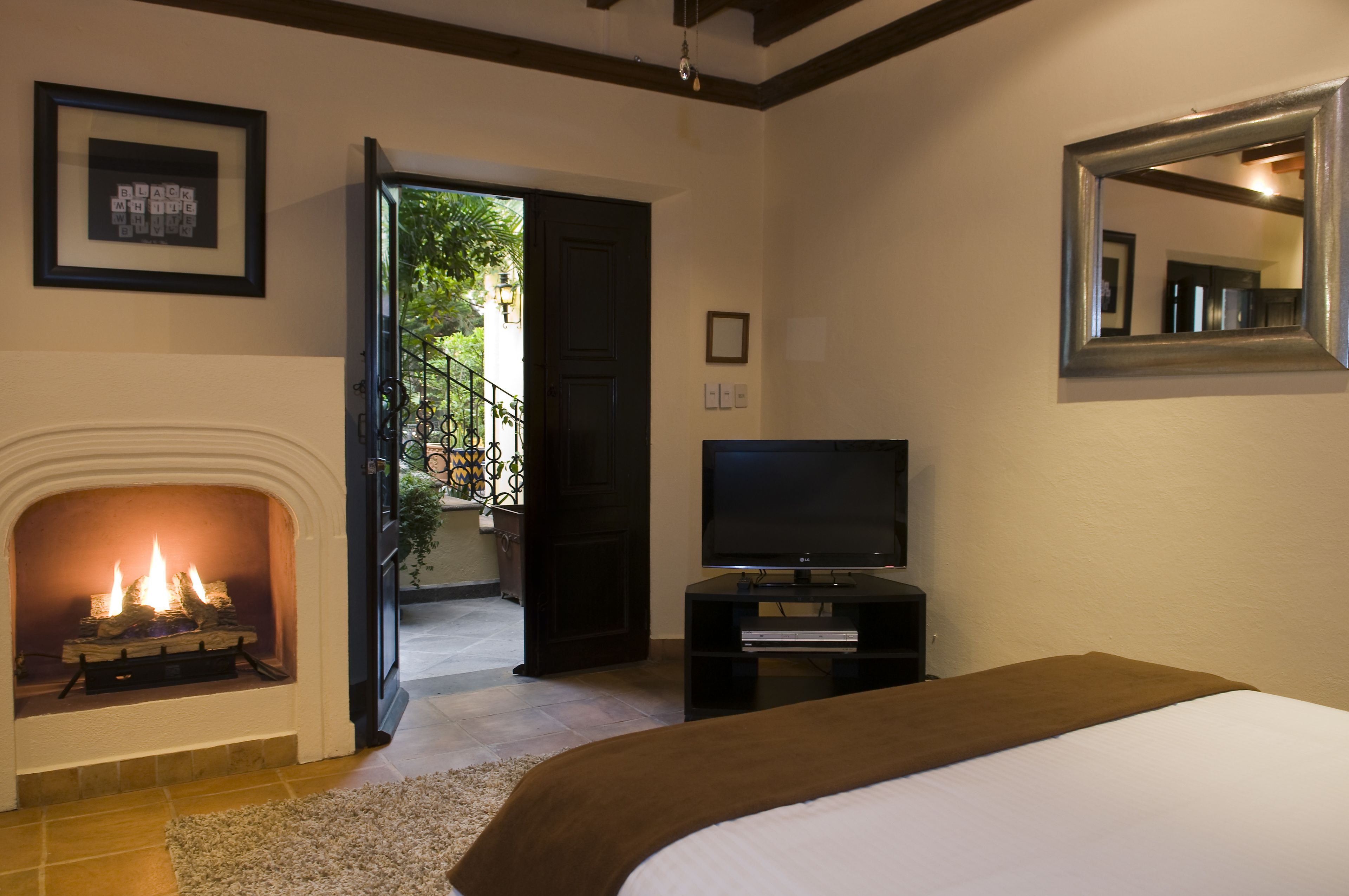 Junior Suite | In-room safe, desk, free WiFi