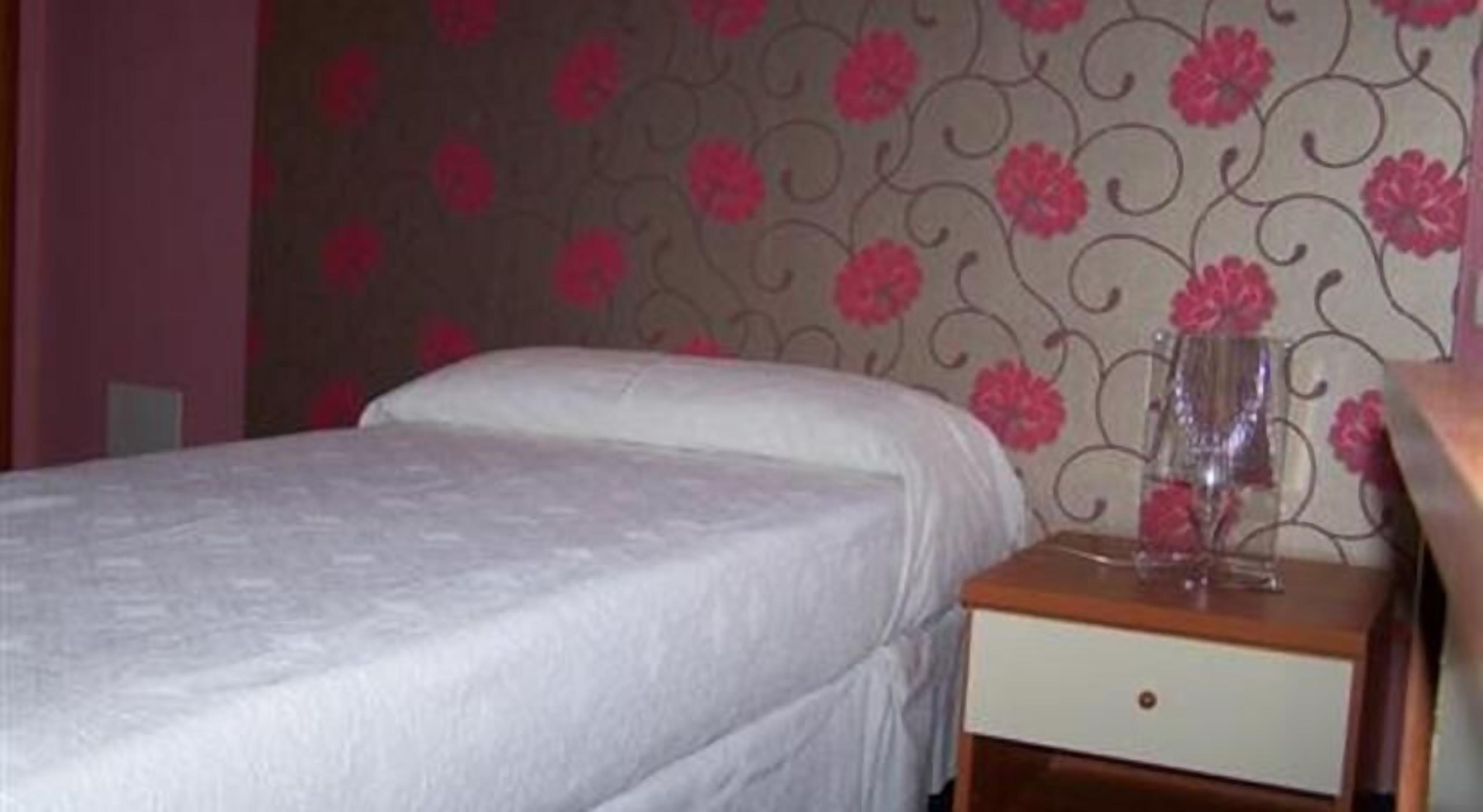 single room | down duvets, in-room safe, individually decorated, desk