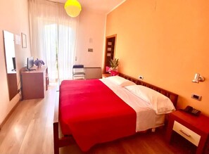 In-room safe, desk, free WiFi, bed sheets - Hotel Sole & Esperia (Chianciano Terme)