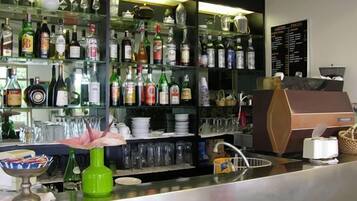 Bar (in der Unterkunft)