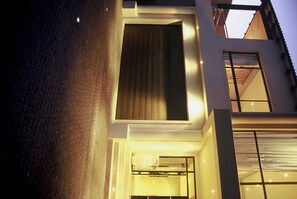 Free self parking - Atlantic Waves Guest House (Cape Town)