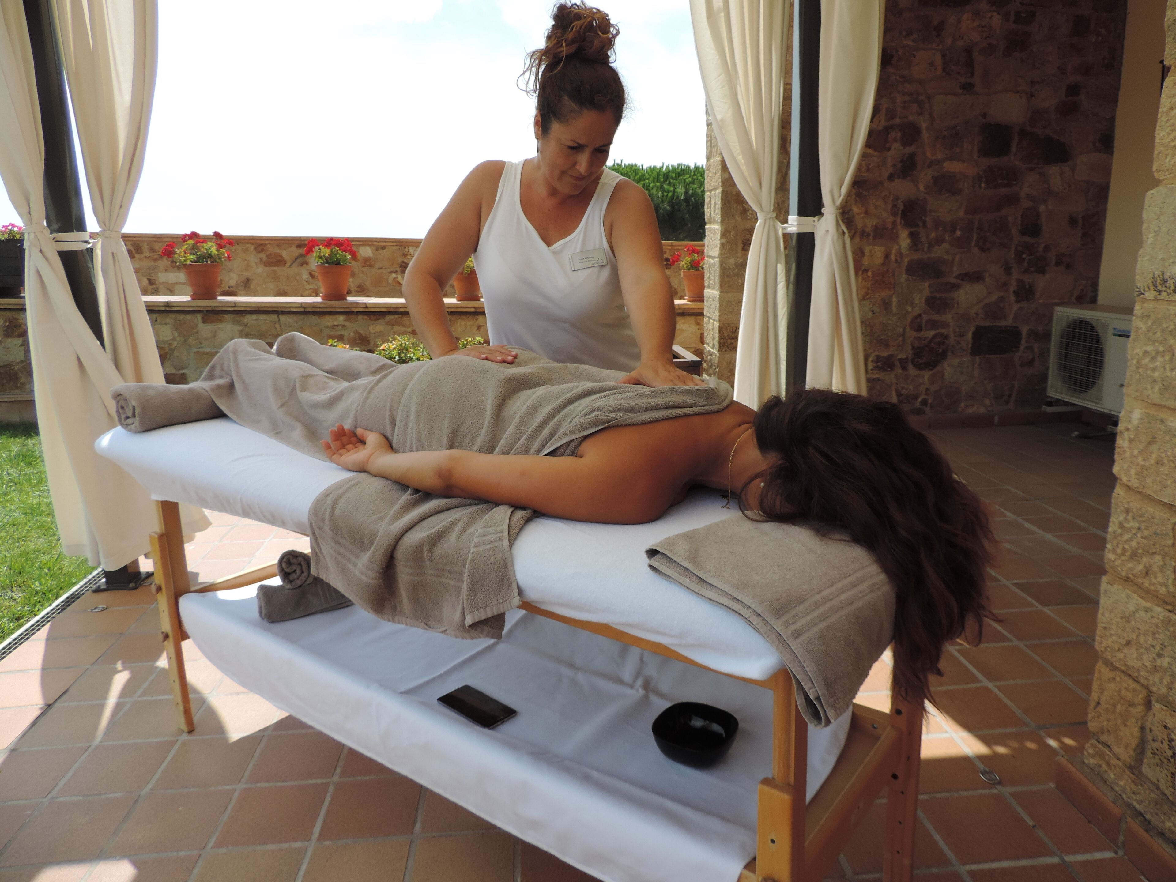 body treatments, body wraps, body scrubs, facials