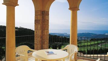 1 chambre, coffres-forts dans les chambres, bureau