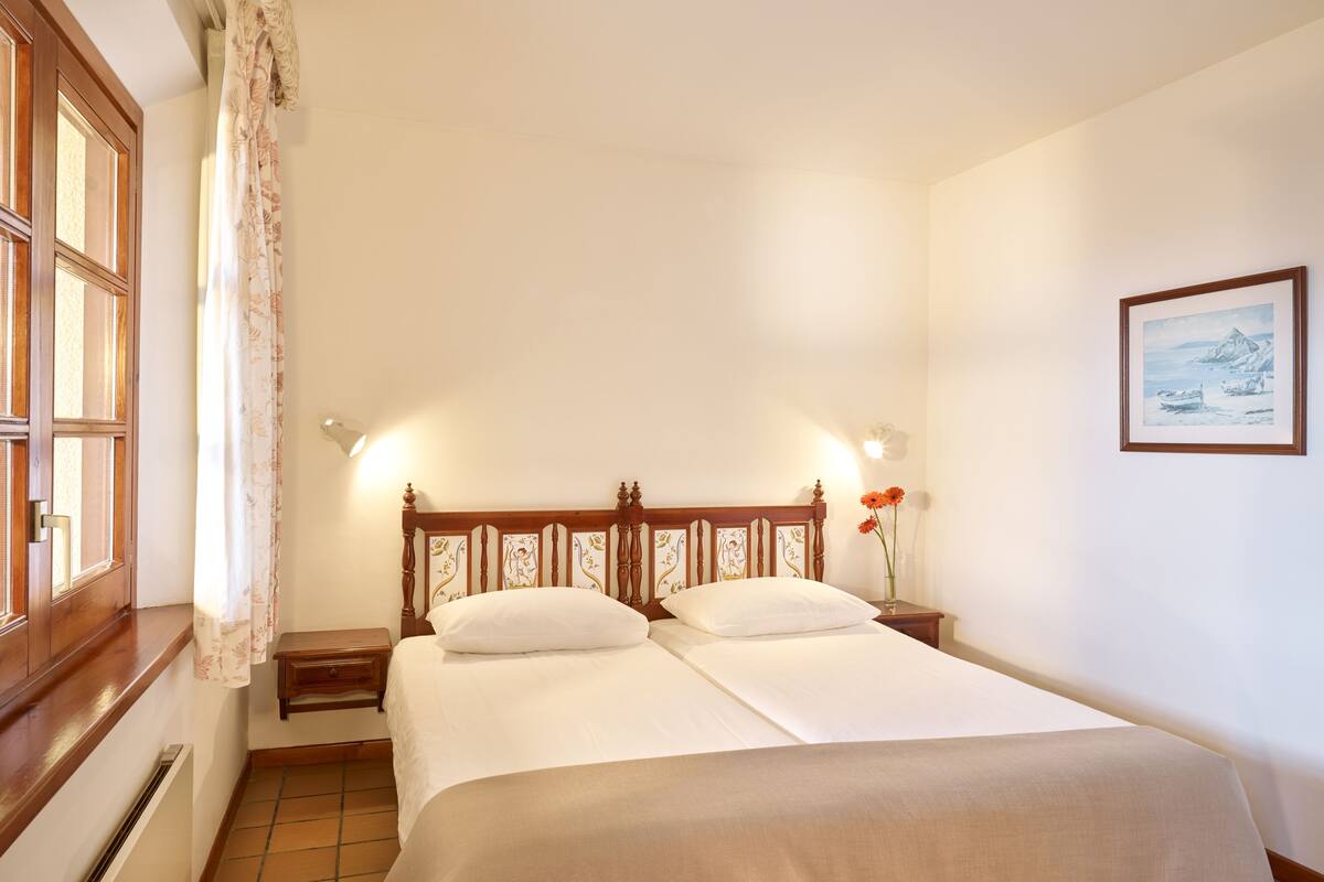 in-room safe, desk, laptop workspace, iron/ironing board