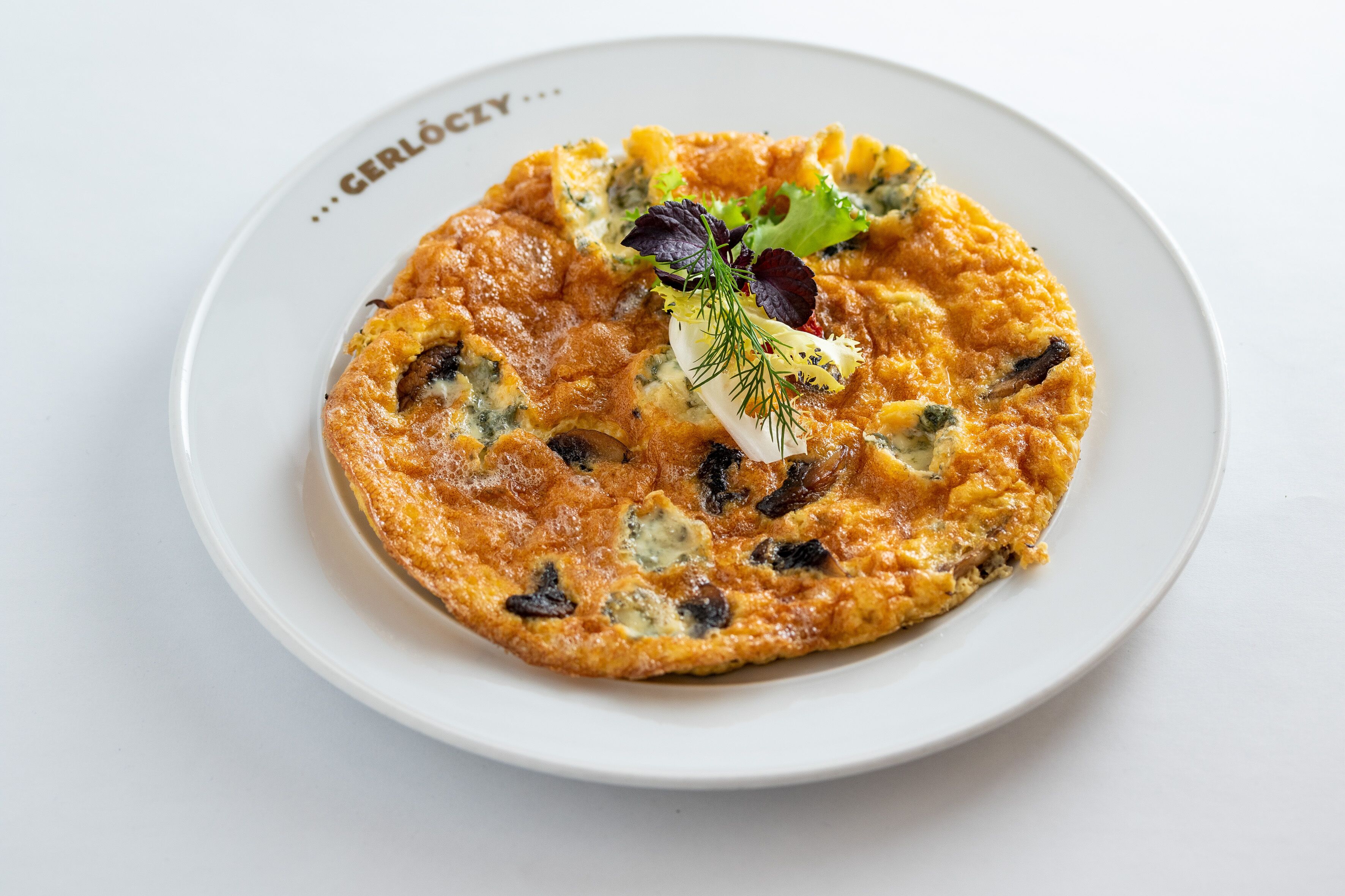 daily cooked-to-order breakfast (huf 4500 per person)