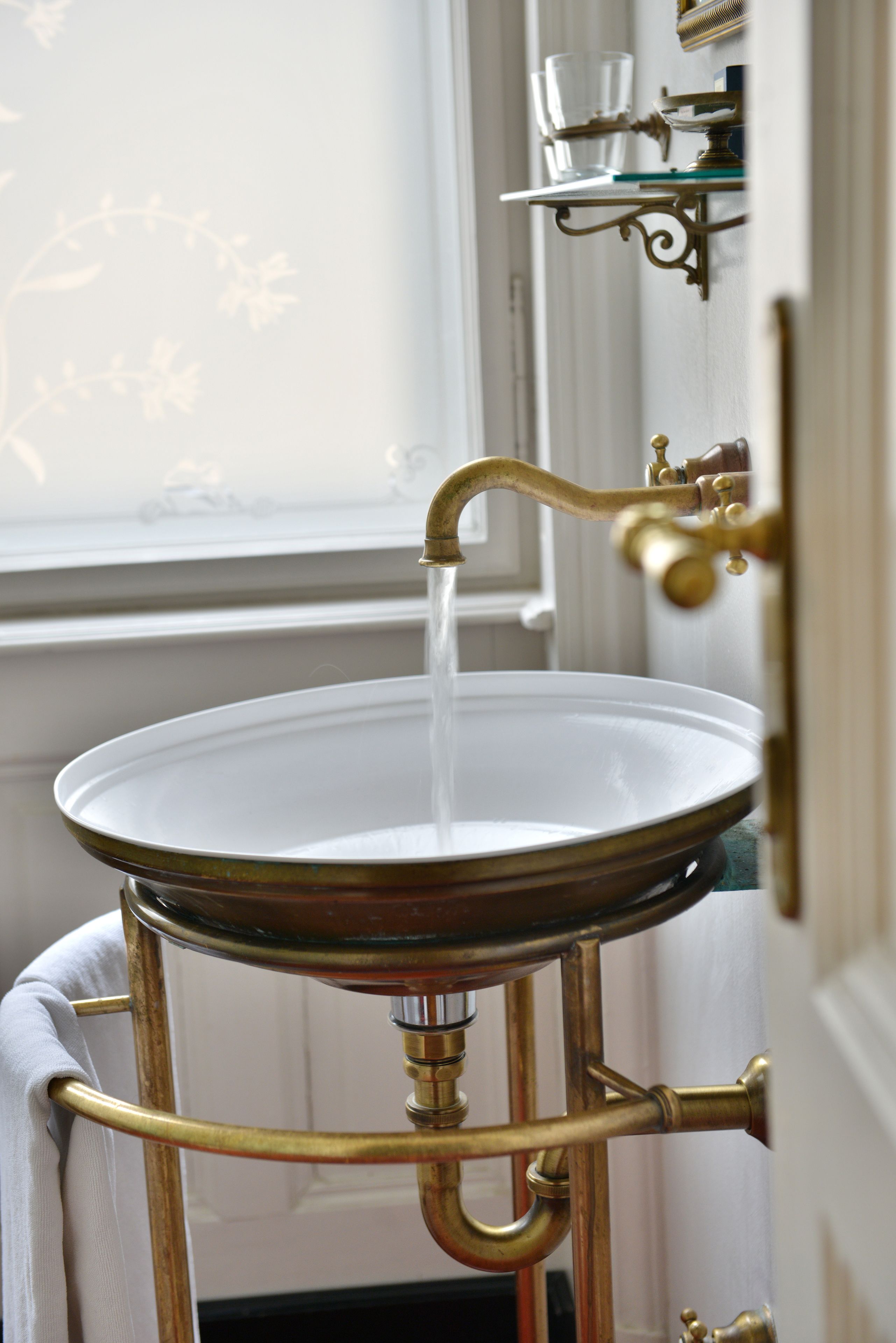 standard room | bathroom | shower, free toiletries, hair dryer, towels