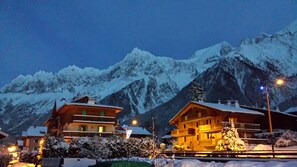 Situated in a mountainous landscape, this lodge offers a traditional Alpine retreat.