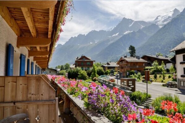 Dreibettzimmer, Balkon (1 double bed and 1 single bed) | Blick vom Balkon