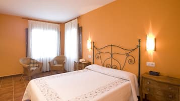 Superior-Doppelzimmer, Terrasse | Schreibtisch, Zustellbetten, kostenloses WLAN