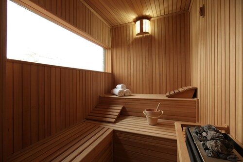 Europlaza Hotel & Suites