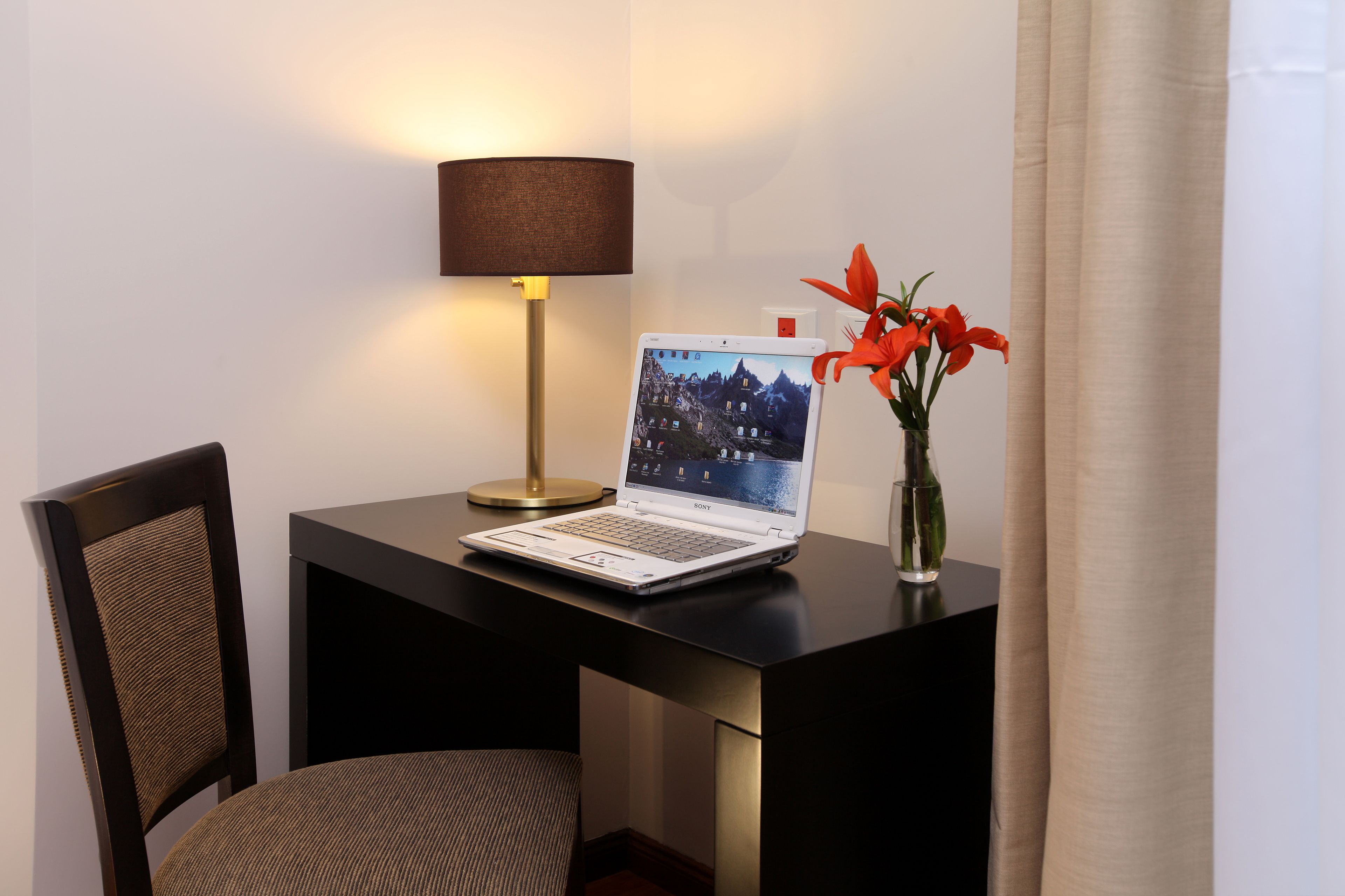 pillow-top beds, minibar, in-room safe, desk