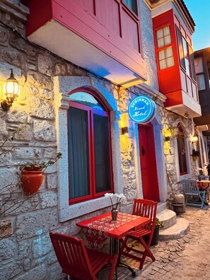 Front of property - Bedirhan Konak Otel (Cesme)
