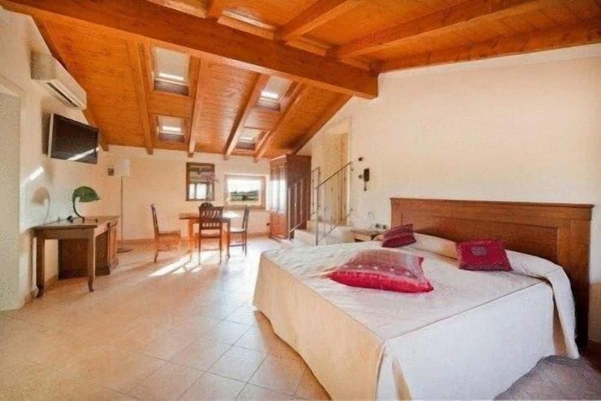 double or twin room | desk, blackout curtains, cots/infant beds, rollaway beds