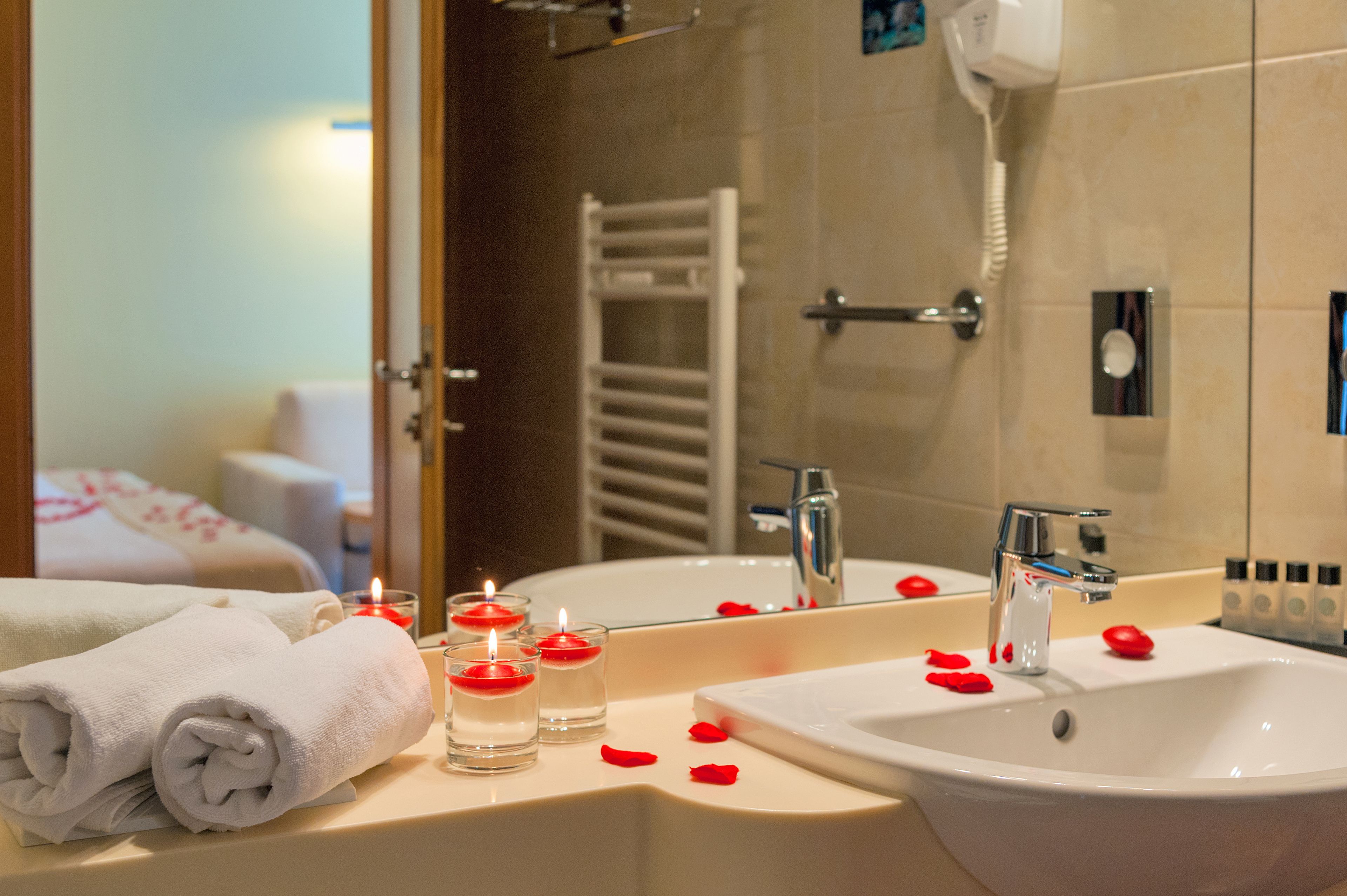 panoramic suite | bathroom sink