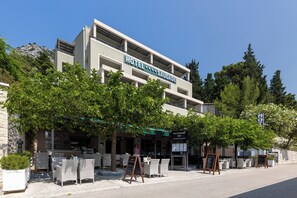 Terrace/patio - Hotel Saudade (Gradac)