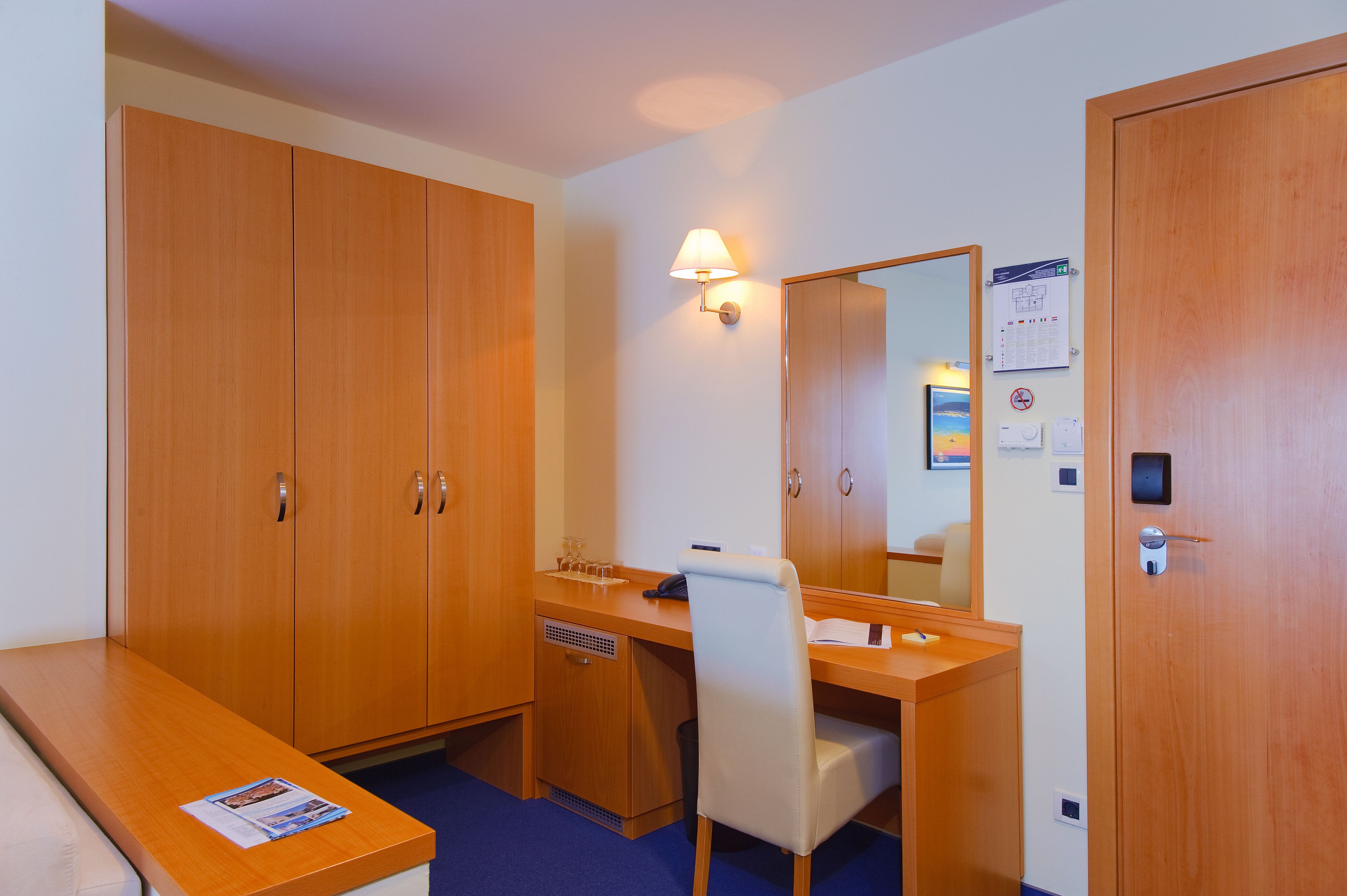 panoramic suite | living area | lcd tv