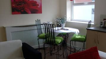 Premium bedding, Select Comfort beds, iron/ironing board, free WiFi