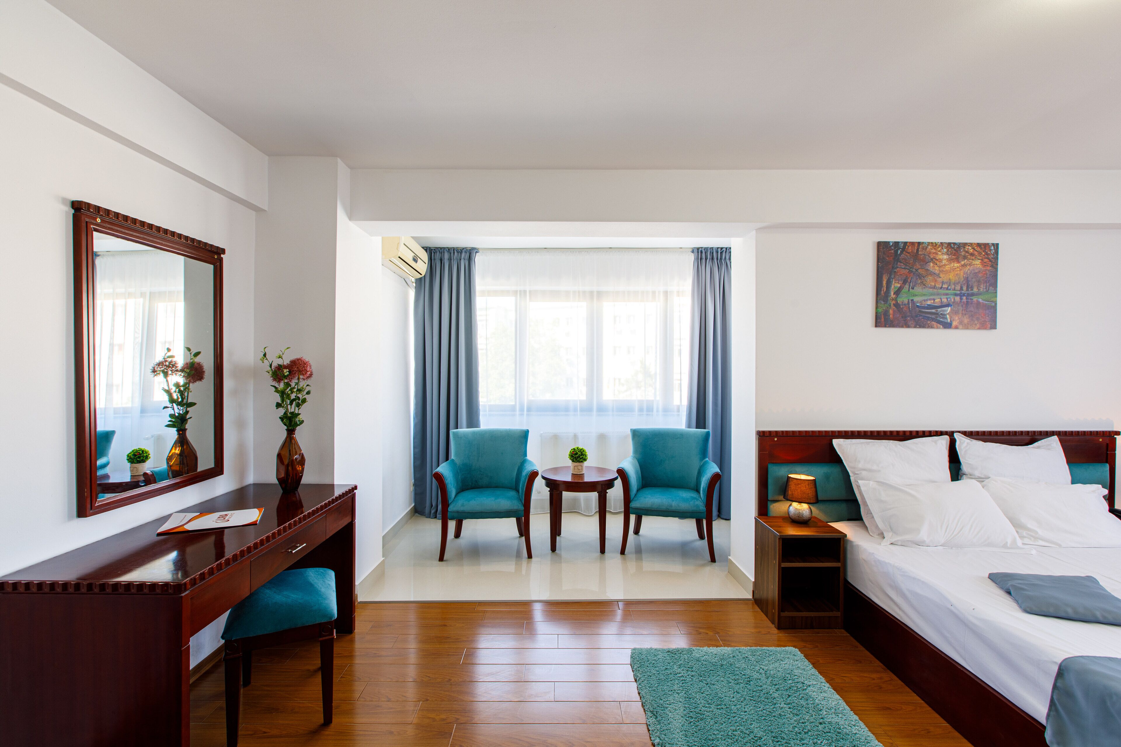 Superior Studio, 1 Queen Bed, Kitchen | Premium bedding, pillowtop beds, minibar, desk