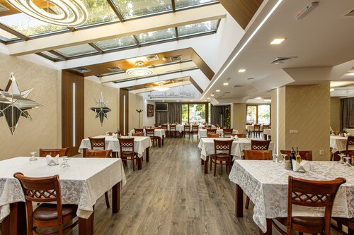 Lira Pacific Aparthotel