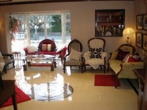 Lobby sitting area - Crystal Springs B&B (Killarney)