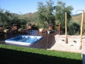 Outdoor spa tub - I Giardini di Margius (Itri)