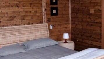 Bungalow | Cots/infant beds, rollaway beds, bed sheets