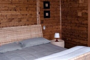 Bungalow | Cots/infant beds, rollaway beds, bed sheets
