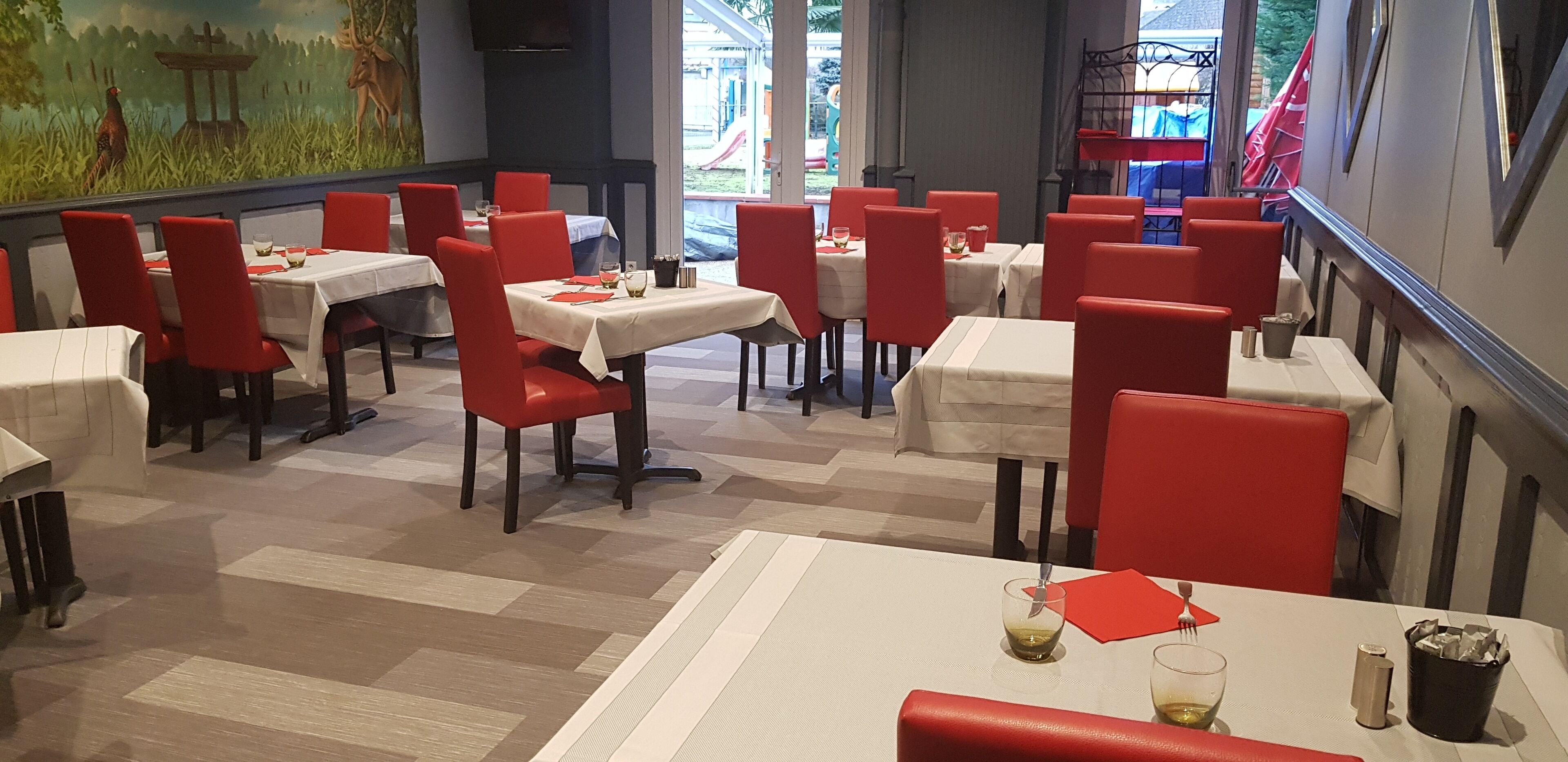 Lunch and dinner served