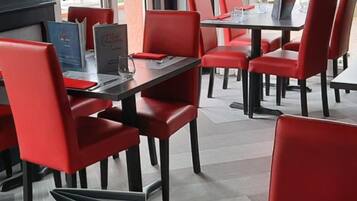 Lunch and dinner served