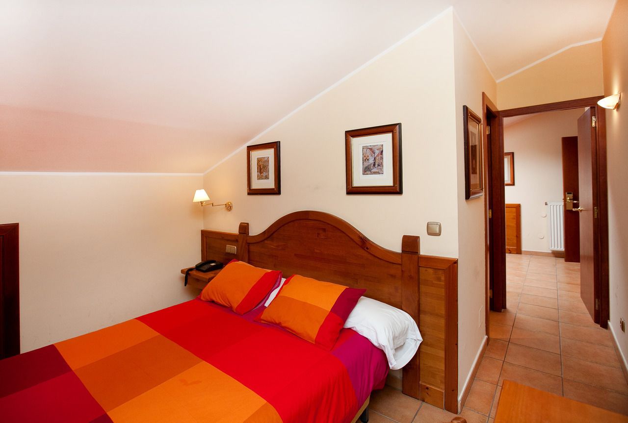Quadruple Room, Balcony | Room service – dining