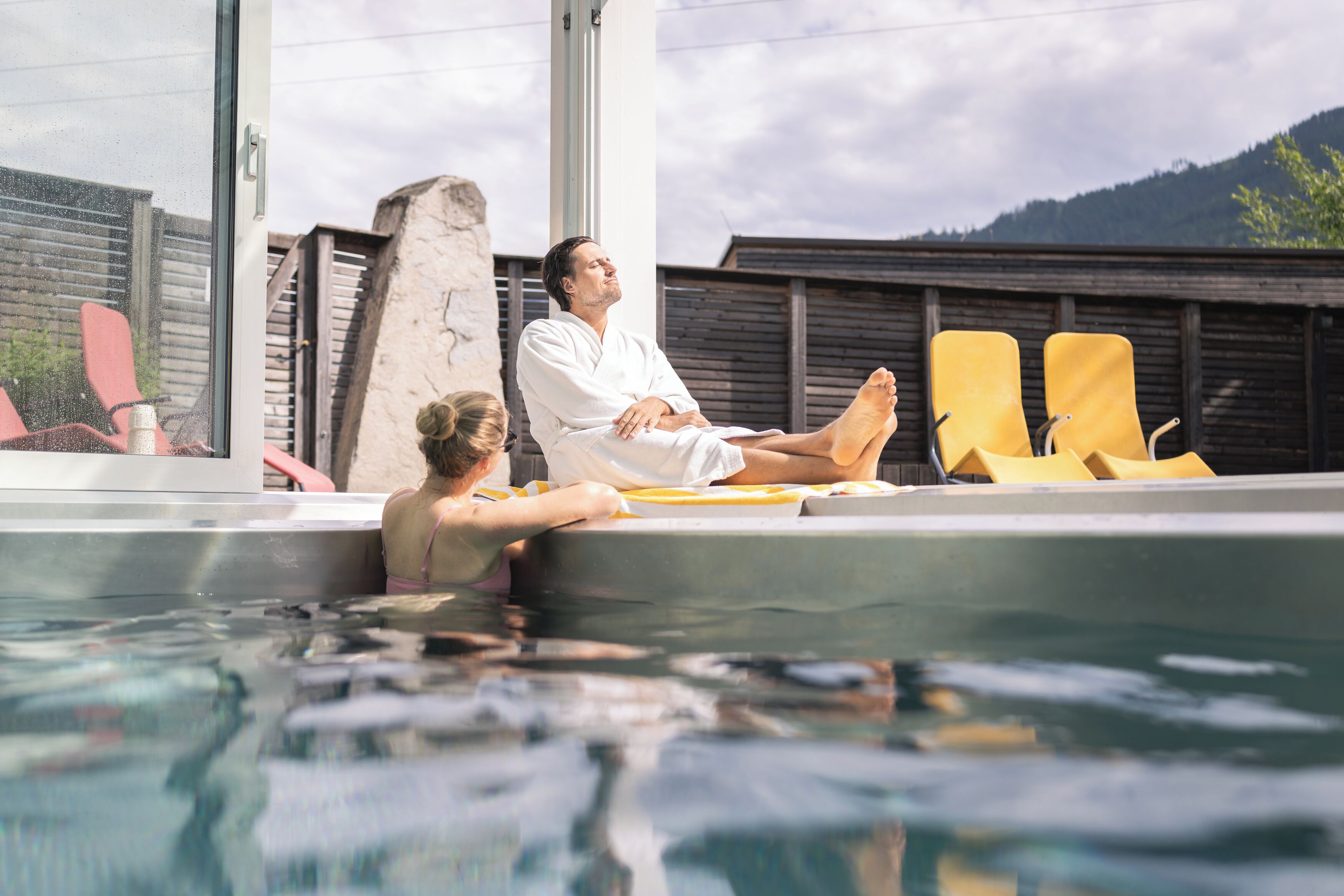 indoor pool, open 6:30 am to 8:00 pm, pool loungers