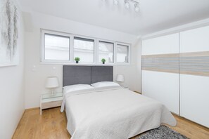 Apartamento luxo | Ferros/tábuas de passar roupa, Wi-Fi de cortesia, roupa de cama