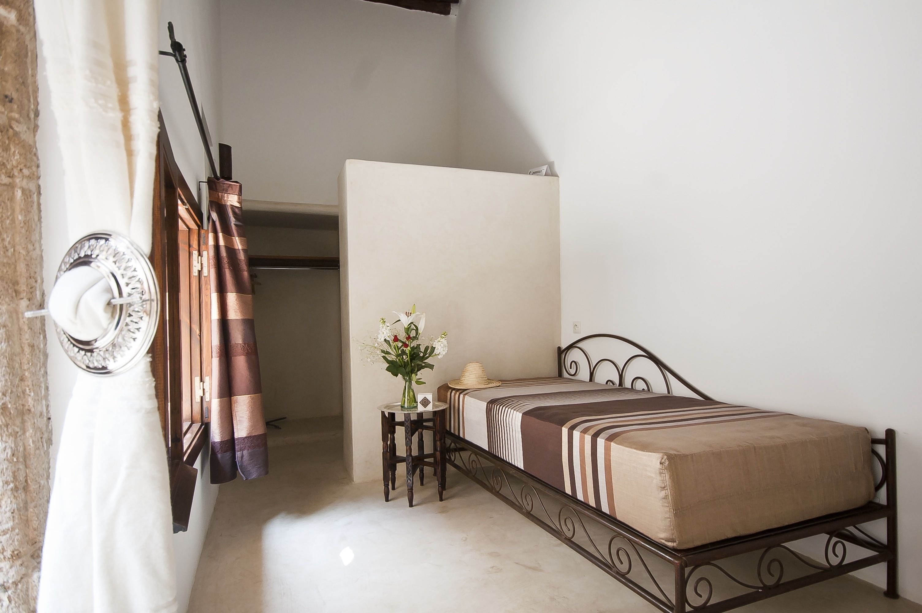 Premium bedding, desk, free WiFi, bed sheets