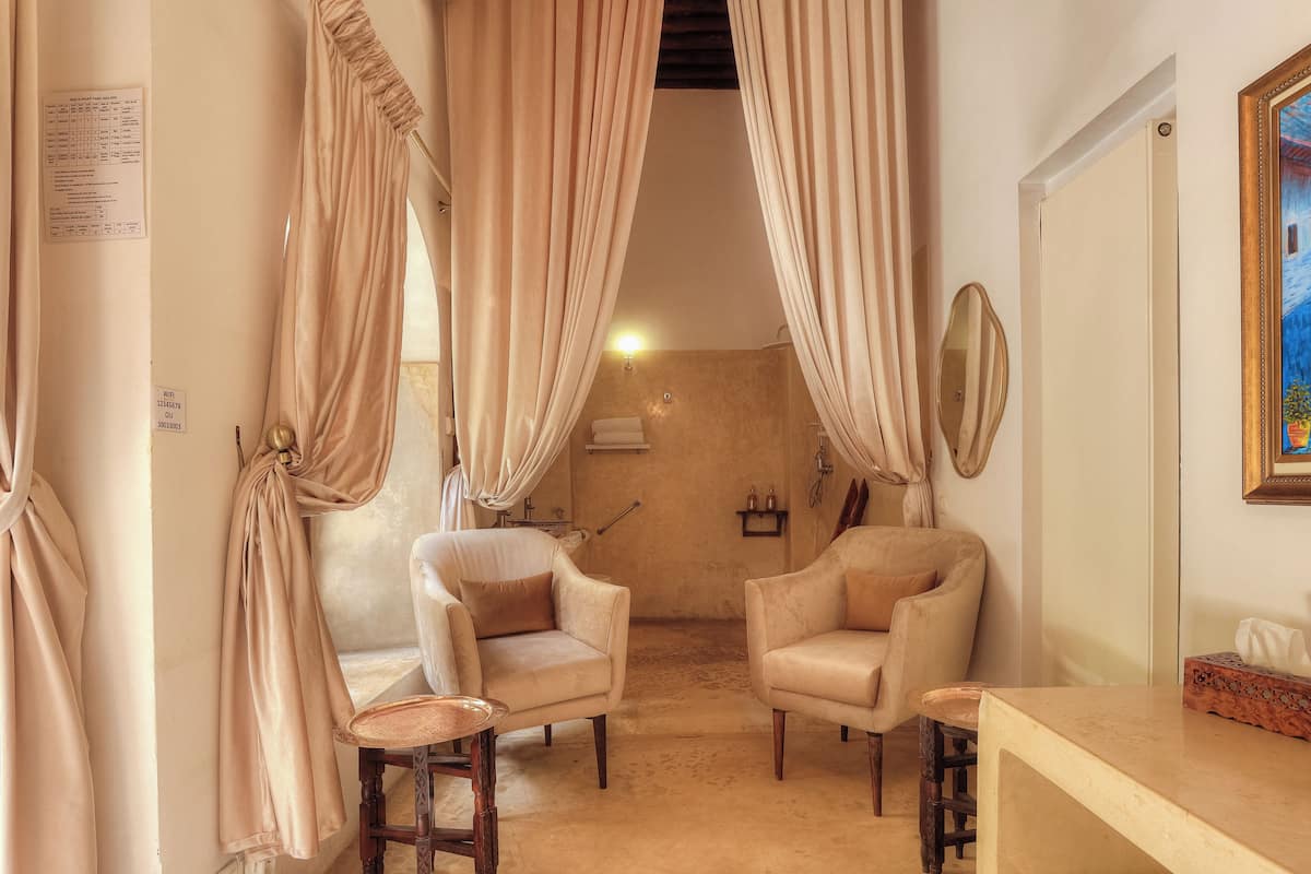Family Suite | Premium bedding, desk, free cribs/infant beds, free WiFi