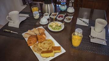 Free daily full breakfast