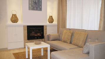 Plasma TV, table tennis