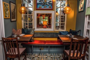 مطعم