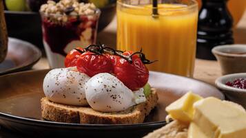 Daily full breakfast for a fee