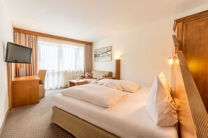 Classic Double Room, Balcony, Mountain View (Serlesblick)