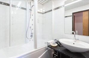 Family Suite, 1 Bedroom, Balcony | Bathroom | Shower, hair dryer, bathrobes, towels - Sporthotel Cristall (Fulpmes)