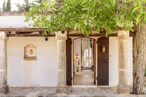 Junior Suite | Courtyard view - Masseria Marzalossa (Fasano)