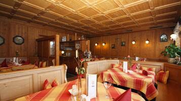 Breakfast and dinner served, Regional cuisine