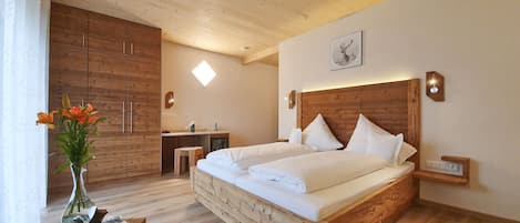 Premium bedding, minibar, in-room safe, desk