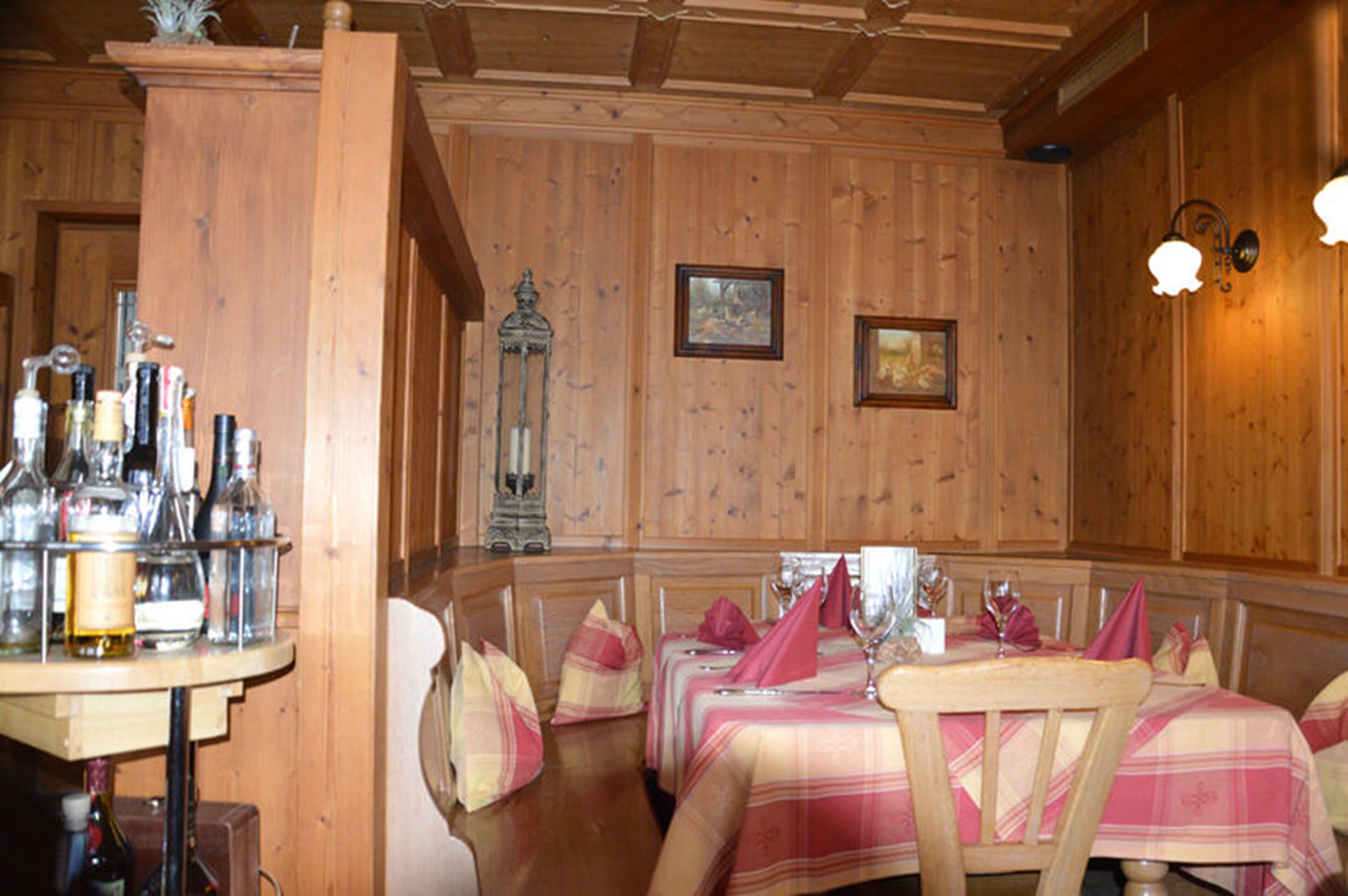 breakfast and dinner served, regional cuisine