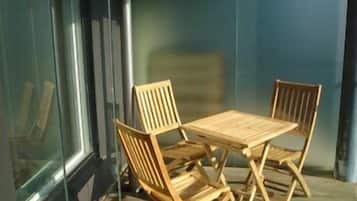 Studio, Kitchen | Balcony