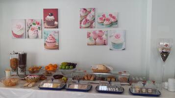 Free daily buffet breakfast